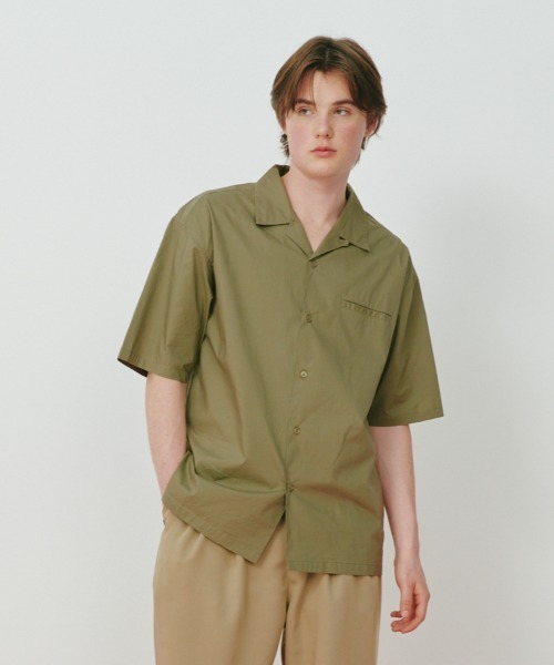 KACCO(カッコ)の「《ユニセックスアイテム》RELAX FIT OVERSIZE SHIRTS / リラックスフィットオーバープレーンシャツ(シャツ/ブラウス・メンズ・カーキ/グレー/ネイビー・MEDIUM/SMALL/LARGE)」の2枚目の写真