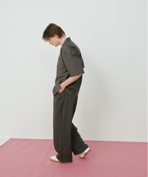 KACCO(カッコ)の「《ユニセックスアイテム》RELAX FIT OVERSIZE SHIRTS / リラックスフィットオーバープレーンシャツ(シャツ/ブラウス・メンズ・カーキ/グレー/ネイビー・MEDIUM/SMALL/LARGE)」の5枚目の写真