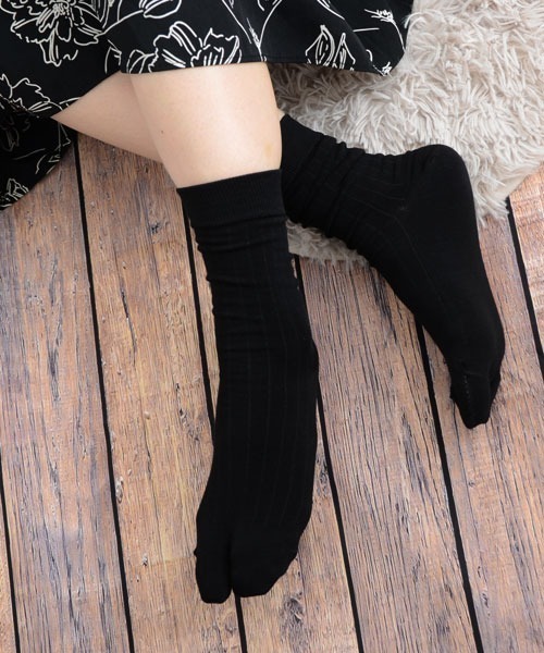 VIBGYOR Women（ヴィブジョー　ウィメン）の「【float】ベーシック リブ クルー丈 2本指/足袋ソックス（ソックス/靴下・レディース・チャコール/ブラック/オフホワイト/グレー・FREE）」の9枚目の写真