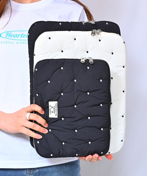 Alite cloth（アリーテクロス）の「ドットキルティングPCケース　タブレットケース（PC・タブレットケース・レディース・ブラック/ホワイト・L/M/S）」の6枚目の写真