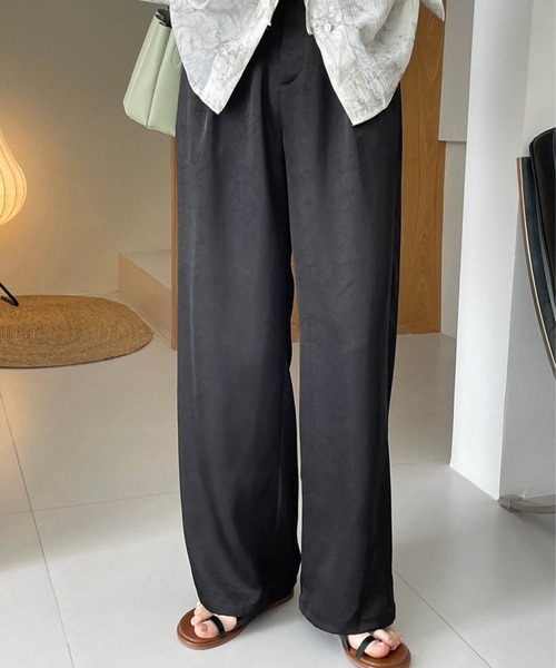 OSYAREVO(オシャレボ)の「サテン パンツ スラックス(スラックス・レディース・マスタード/オフホワイト/ブラック・LARGE/MEDIUM)」の6枚目の写真