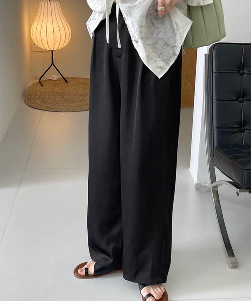 OSYAREVO(オシャレボ)の「サテン パンツ スラックス(スラックス・レディース・マスタード/オフホワイト/ブラック・LARGE/MEDIUM)」の7枚目の写真