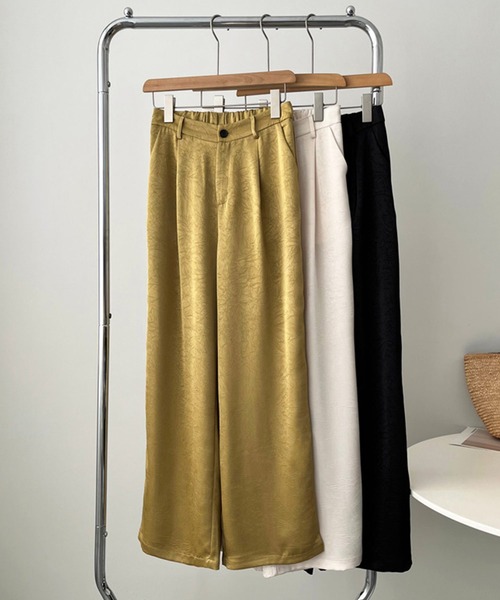 OSYAREVO(オシャレボ)の「サテン パンツ スラックス(スラックス・レディース・マスタード/オフホワイト/ブラック・LARGE/MEDIUM)」の14枚目の写真