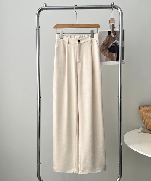OSYAREVO(オシャレボ)の「サテン パンツ スラックス(スラックス・レディース・マスタード/オフホワイト/ブラック・LARGE/MEDIUM)」の13枚目の写真