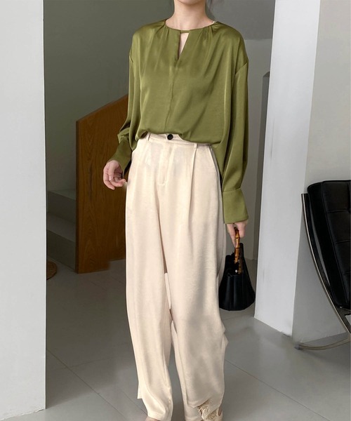 OSYAREVO(オシャレボ)の「サテン パンツ スラックス(スラックス・レディース・マスタード/オフホワイト/ブラック・LARGE/MEDIUM)」の16枚目の写真