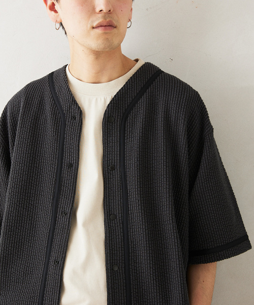 RIDING HIGH（ライディングハイ）の「WEB限定 RIDING HIGH/ ライディングハイ 別注 シアサッカージャージ BBシャツ（シャツ/ブラウス・メンズ・ベージュ/ブラック系その他・MEDIUM/LARGE）」の2枚目の写真