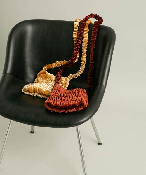 KBF(ケイビーエフ)の「ギャザーデザインベロアBAG(ショルダーバッグ・レディース・グレー系その他/ベージュ/ブラウン・ONE)」の15枚目の写真