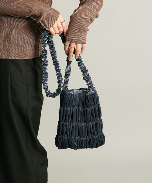 KBF(ケイビーエフ)の「ギャザーデザインベロアBAG(ショルダーバッグ・レディース・グレー系その他/ベージュ/ブラウン・ONE)」の16枚目の写真