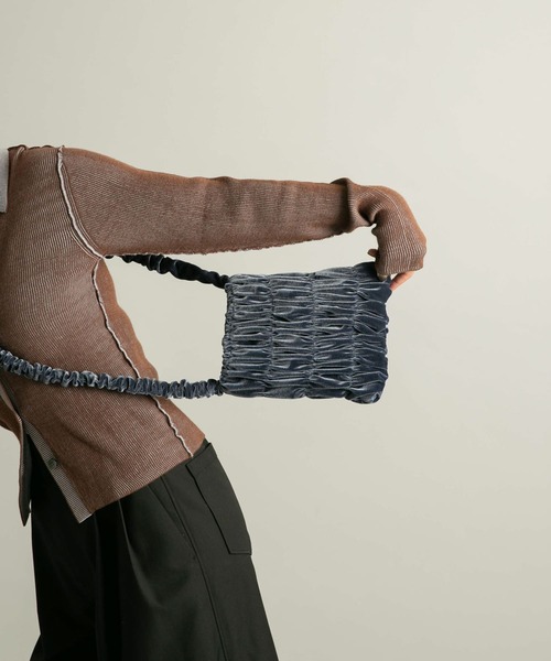 KBF(ケイビーエフ)の「ギャザーデザインベロアBAG(ショルダーバッグ・レディース・グレー系その他/ベージュ/ブラウン・ONE)」の19枚目の写真