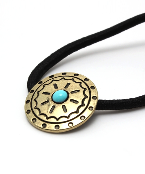 AZUL by moussy（アズールバイマウジー）の「コンチョヘアピン&ヘアゴムSET(CARD)（ヘアゴム・レディース・シルバー/ゴールド系その他・FREE）」の5枚目の写真