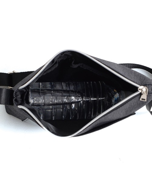 Arnold Palmer（アーノルドパーマー）の「デニムルック ショルダーバッグ（ショルダーバッグ・メンズ・ブラック/ネイビー/ブラウン・F）」の7枚目の写真