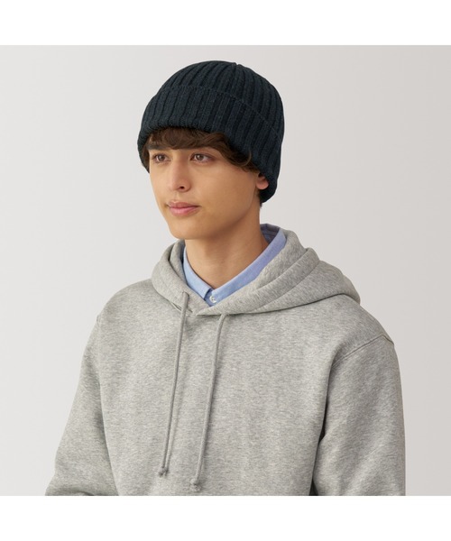 無印良品（ムジルシリョウヒン）の「おでこのチクチクを抑えた　ウール混　リブ編み　ワッチ（ニットキャップ/ビーニー・レディース・ベージュ/ブラック/チャコールグレー/マスタード/ブルー/ダークブラウン系/レンガ・55-59cm）」の16枚目の写真