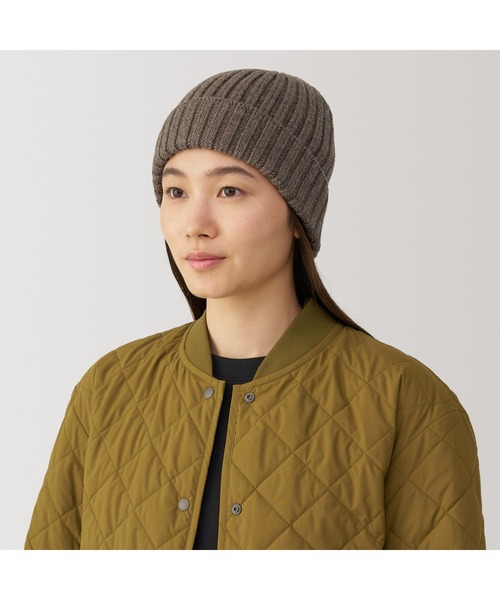 無印良品（ムジルシリョウヒン）の「おでこのチクチクを抑えた　ウール混　リブ編み　ワッチ（ニットキャップ/ビーニー・レディース・ベージュ/ブラック/チャコールグレー/マスタード/ブルー/ダークブラウン系/レンガ・55-59cm）」の20枚目の写真