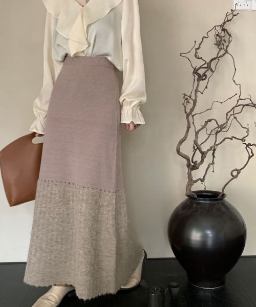 ECLIN(エクラン)の「異素材ドッキングニットAラインロングスカート(スカート・レディース・ベージュ/ブラック/グレー・L/M)」の16枚目の写真