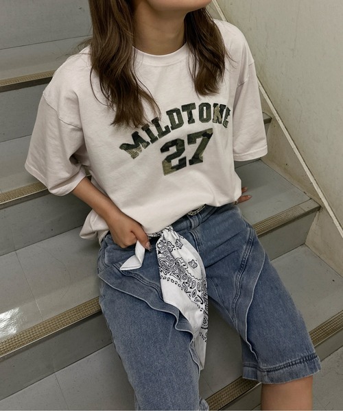 sedacle(セダクル)の「カモフラアップリケTEE(Tシャツ/カットソー・レディース・アイボリー/チャコールグレー/レッド/ピンク・LARGE/MEDIUM/SMALL)」の2枚目の写真