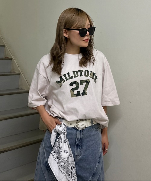 sedacle(セダクル)の「カモフラアップリケTEE(Tシャツ/カットソー・レディース・アイボリー/チャコールグレー/レッド/ピンク・LARGE/MEDIUM/SMALL)」の5枚目の写真