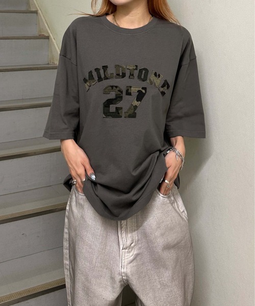 sedacle(セダクル)の「カモフラアップリケTEE(Tシャツ/カットソー・レディース・アイボリー/チャコールグレー/レッド/ピンク・LARGE/MEDIUM/SMALL)」の12枚目の写真