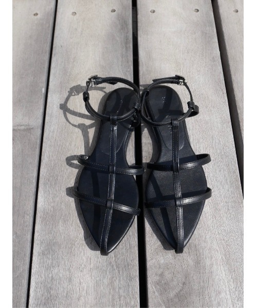 TRUNC(トランクエイティーエイト)の「Line Strap Flat Sandals Ⅱ(サンダル・レディース・ブラック/アイボリー・MEDIUM/SMALL/LARGE)」の8枚目の写真