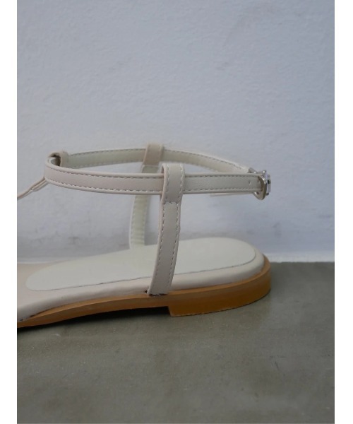 TRUNC(トランクエイティーエイト)の「Line Strap Flat Sandals Ⅱ(サンダル・レディース・ブラック/アイボリー・MEDIUM/SMALL/LARGE)」の18枚目の写真