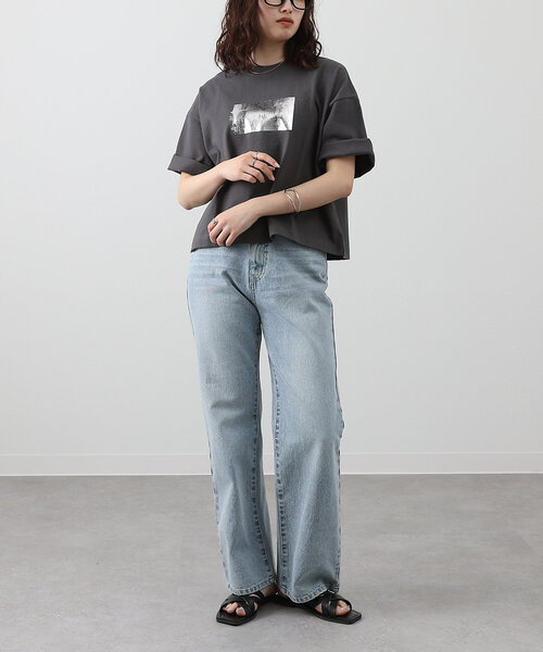 COLONY 2139（コロニートゥーワンスリーナイン）の「ルーズストレートデニム（デニムパンツ・レディース・ネイビー/オフホワイト/サックスブルー/ダークブルー/ライトグレー/ブラック/アイボリー・SMALL/LARGE/MEDIUM）」の11枚目の写真