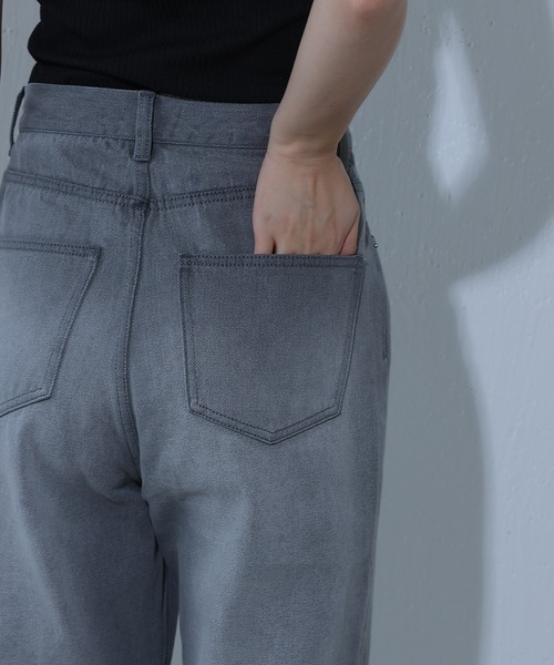 COLONY 2139(コロニートゥーワンスリーナイン)の「ルーズストレートデニム(デニムパンツ・レディース・ネイビー/オフホワイト/サックスブルー/ダークブルー/ライトグレー/ブラック/アイボリー・SMALL/LARGE/MEDIUM)」の21枚目の写真