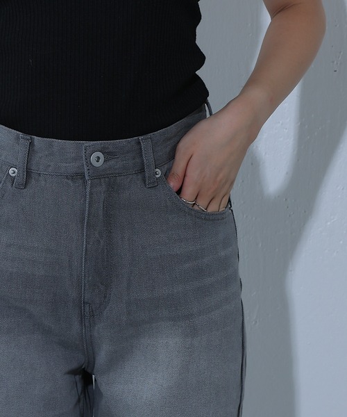 COLONY 2139(コロニートゥーワンスリーナイン)の「ルーズストレートデニム(デニムパンツ・レディース・ネイビー/オフホワイト/サックスブルー/ダークブルー/ライトグレー/ブラック/アイボリー・SMALL/LARGE/MEDIUM)」の22枚目の写真