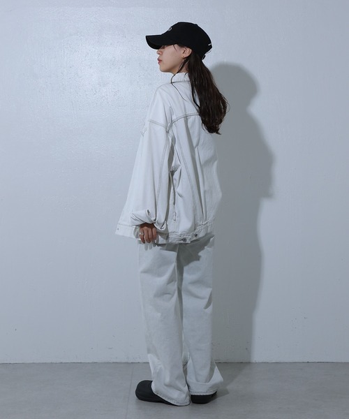 COLONY 2139(コロニートゥーワンスリーナイン)の「ルーズストレートデニム(デニムパンツ・レディース・ネイビー/オフホワイト/サックスブルー/ダークブルー/ライトグレー/ブラック/アイボリー・SMALL/LARGE/MEDIUM)」の9枚目の写真