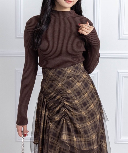 clear（クリア）の「【18色展開】ハイゲージハイネックニットトップス [オフィスカジュアル 着回し抜群 大人]≪再入荷≫（ニット/セーター・レディース・ライトブルー/ブラック/ブラウン/グレー/オレンジ/グリーン/レモンイエロー/ライトピンク/ラベンダー/ブルー系その他/ピンク系その他/アイボリー/ブルー/ピンク/レッド/キャメル/グレイッシュベージュ/パープル系その他・F）」の4枚目の写真