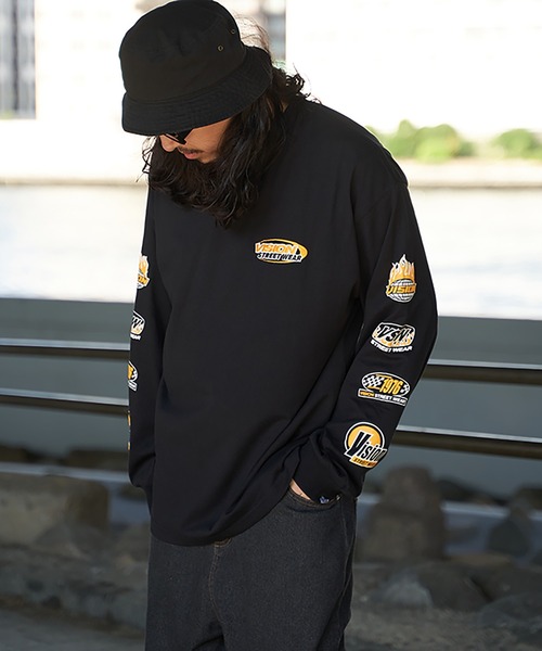 VISION STREET WEAR（ヴィジョンストリートウェア）の「VISION STREET WEAR ヴィジョンストリートウェア ロゴ袖プリントロンTシャツ（Tシャツ/カットソー・メンズ・ホワイト/ライトグレー/ブラック・M/L/LL）」の2枚目の写真