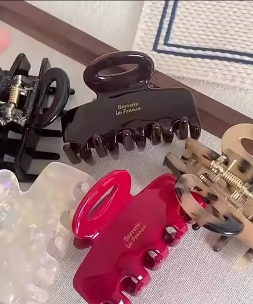 Port（ポート）の「【 Port / ポート 】 ワンカラー スクエア ミニ バンスクリップ（バレッタ/ヘアクリップ・レディース・ベージュ/ブラック/レッド/ブラウン/ホワイト・FREE）」の11枚目の写真