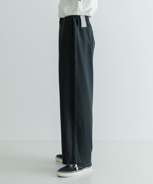 DESCENTE ALLTERRAIN（デサント　オルテライン）の「DESCENTE ALLTERRAIN　TECH WIDE PANTS（その他パンツ・メンズ・グレー/ブラック・MEDIUM/LARGE）」の4枚目の写真