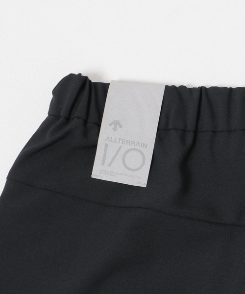 DESCENTE ALLTERRAIN（デサント　オルテライン）の「DESCENTE ALLTERRAIN　TECH WIDE PANTS（その他パンツ・メンズ・グレー/ブラック・MEDIUM/LARGE）」の10枚目の写真