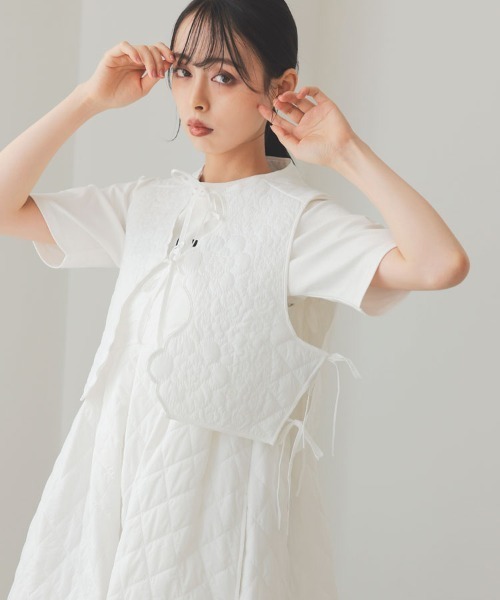 DONOBAN(ドノバン)の「フラワーキルティングベスト(ベスト・レディース・ホワイト/ブラック/グレー・ONESIZE)」の7枚目の写真