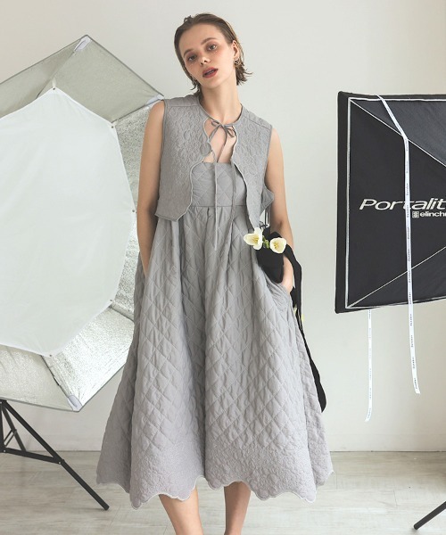 DONOBAN(ドノバン)の「フラワーキルティングベスト(ベスト・レディース・ホワイト/ブラック/グレー・ONESIZE)」の22枚目の写真