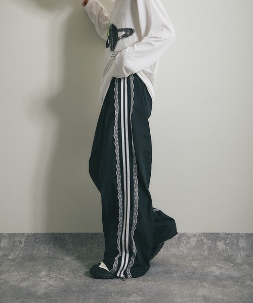 ANOTHER S（アナザーエス）の「サイドラインナイロンパンツ（カーゴパンツ・レディース・ブラック・FREE）」の5枚目の写真