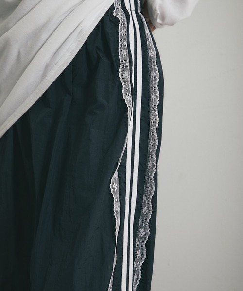 ANOTHER S（アナザーエス）の「サイドラインナイロンパンツ（カーゴパンツ・レディース・ブラック・FREE）」の11枚目の写真