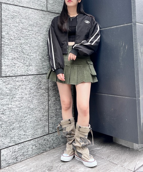 Figments（フィグメンツ）の「カーゴプリーツヘムコーデュロイミニスカート（スカート・レディース・カーキ/ブラック・SMALL/MEDIUM）」の6枚目の写真