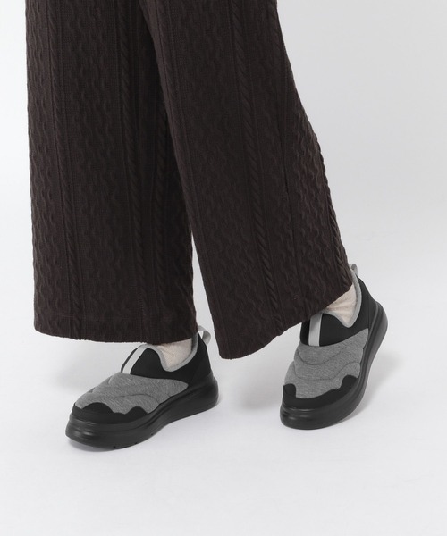 studio CLIP（スタディオクリップ）の「【消臭/抗菌防臭/クッションインソール】軽らくモックスニーカー（スニーカー・レディース・ブラック/グレー/ベージュ・LARGE/MEDIUM）」の5枚目の写真