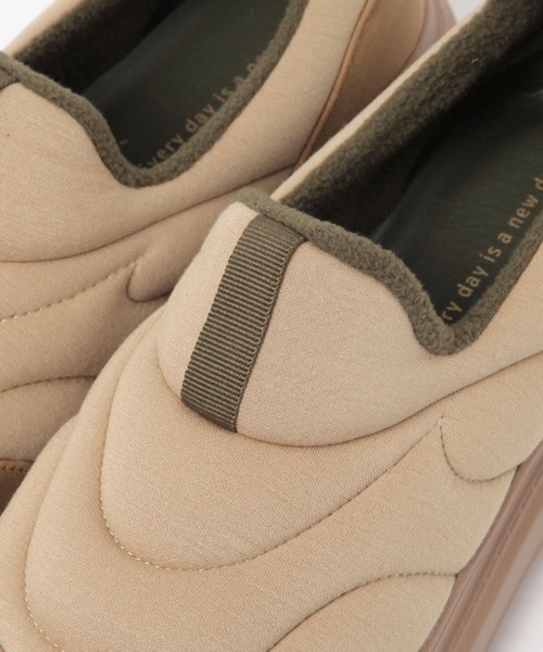 studio CLIP（スタディオクリップ）の「【消臭/抗菌防臭/クッションインソール】軽らくモックスニーカー（スニーカー・レディース・ブラック/グレー/ベージュ・LARGE/MEDIUM）」の17枚目の写真