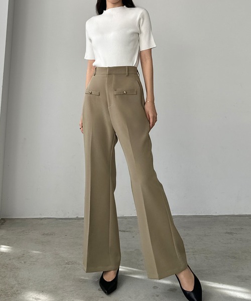 Louere(ルエレ)の「ゴールドボタンフレアパンツ(スラックス・レディース・ブラック/アイボリー/ダークベージュ・SMALL/MEDIUM/LARGE/X-LARGE)」の16枚目の写真