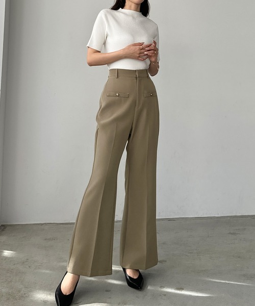 Louere(ルエレ)の「ゴールドボタンフレアパンツ(スラックス・レディース・ブラック/アイボリー/ダークベージュ・SMALL/MEDIUM/LARGE/X-LARGE)」の18枚目の写真