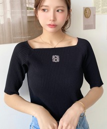 moment+（モーメントプラス）の「スクエアネックワンポイント刺繍SS半袖リブニットプルオーバー（ニット/セーター）」