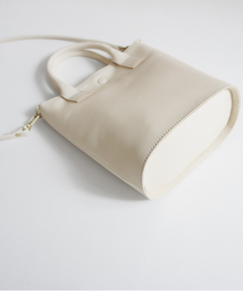 TIDEWAY（タイドウェイ）の「Nuts LEATHER 2WAY TOTE（ショルダーバッグ・レディース・ブラウン/ブラック/アイボリー・FREE）」の17枚目の写真