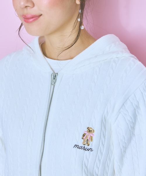 marun（マルン）の「＜大きいサイズ＞ベア刺しゅうケーブルニットダブルジップパーカー marun（パーカー・レディース・オフホワイト/ネイビー・L/LL/3L/4L/5L）」の7枚目の写真