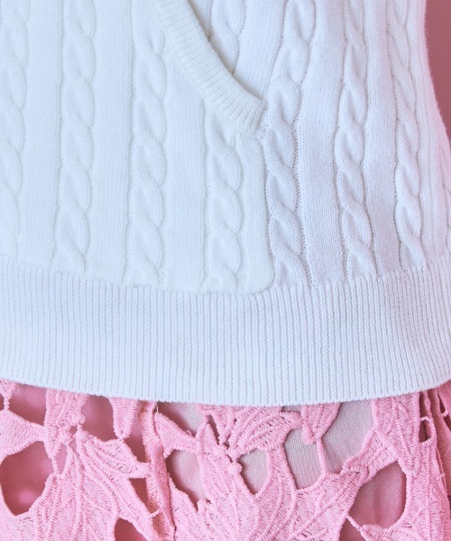 marun（マルン）の「＜大きいサイズ＞ベア刺しゅうケーブルニットダブルジップパーカー marun（パーカー・レディース・オフホワイト/ネイビー・L/LL/3L/4L/5L）」の13枚目の写真