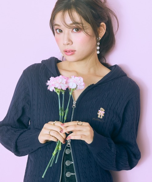 marun（マルン）の「＜大きいサイズ＞ベア刺しゅうケーブルニットダブルジップパーカー marun（パーカー・レディース・オフホワイト/ネイビー・L/LL/3L/4L/5L）」の22枚目の写真