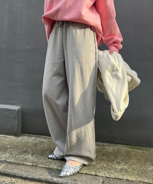 Another Branch olive des olive（アナザーブランチオリーブデオリーブ）の「【WEB限定】キレイ見えスウェットパンツ（スウェットパンツ・レディース・ブラック/グレー/アイボリー・SMALL/MEDIUM）」の4枚目の写真