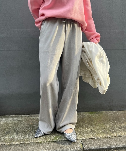 Another Branch olive des olive（アナザーブランチオリーブデオリーブ）の「【WEB限定】キレイ見えスウェットパンツ（スウェットパンツ・レディース・ブラック/グレー/アイボリー・SMALL/MEDIUM）」の6枚目の写真