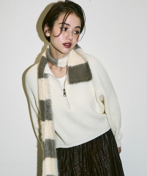 Clum(クルム)の「half zipup short knit tops / ハーフジップショート丈ニットトップス(ニット/セーター・レディース・ホワイト/ブラック/ブラウン・FREE)」の1枚目の写真