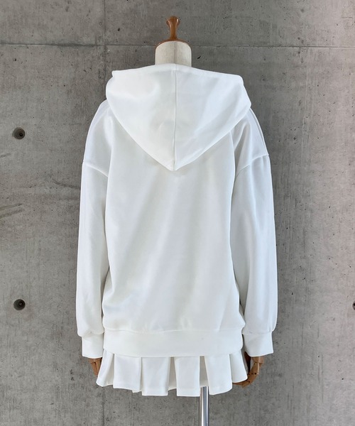 meJane（ミージェーン）の「オーバースウェットフーディー×プリーツミニスカート×タンクトップ ３点セットアップ（セットアップ・レディース・ホワイト/グレー・M/L）」の15枚目の写真